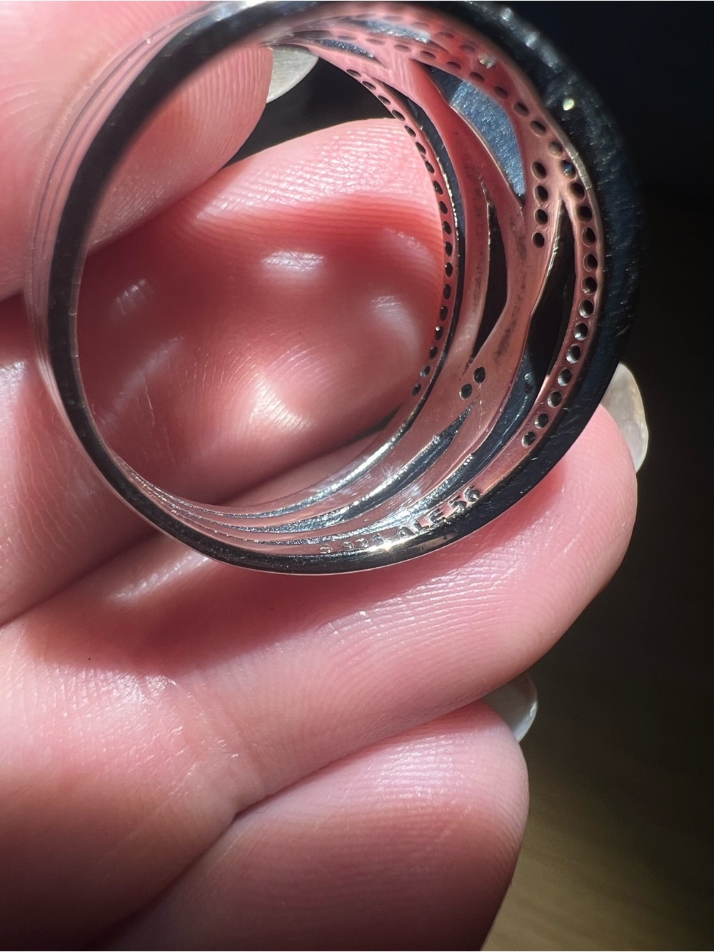 Multi-Band Crossover Ring – Size 8 - Picture 17 of 17